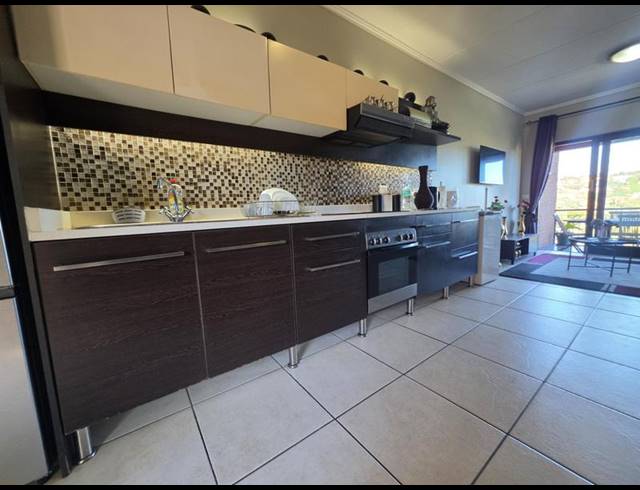 2 BEDROOM TOWNHOUSE FOR SALE IN GLENVISTA